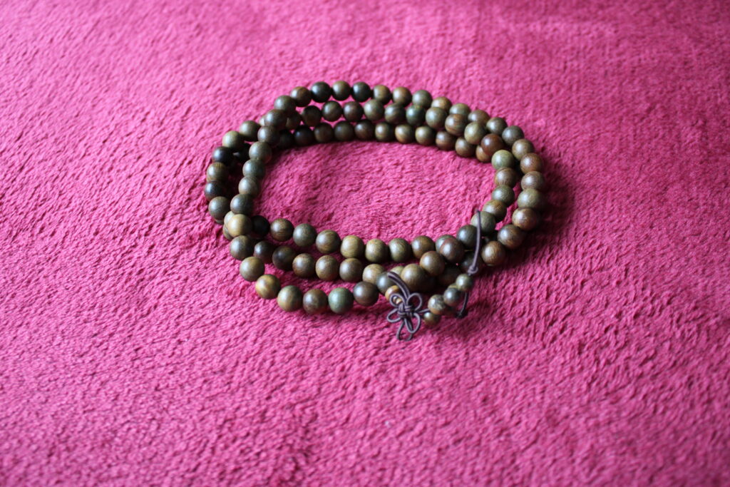 Green Sandalwood Mala beads 8mm from tamworth reiki